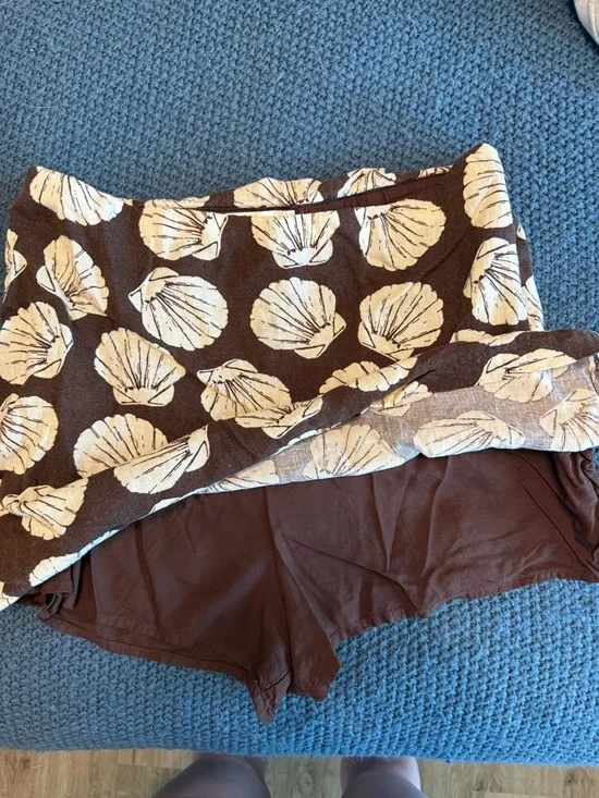 The A&F Scarlett Linen-Blend Mini Skort - Picture 3 of 3